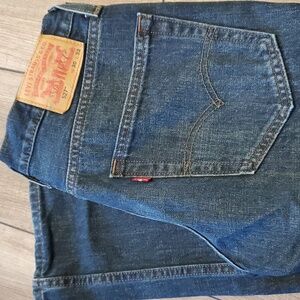 Men's Levi Jeans, 30x32, great condition! 527